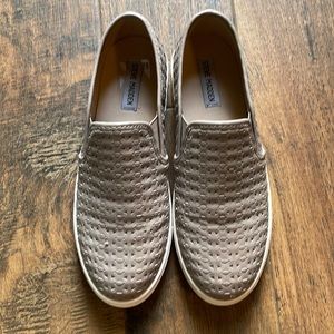 Steve Madden Slip on loafers